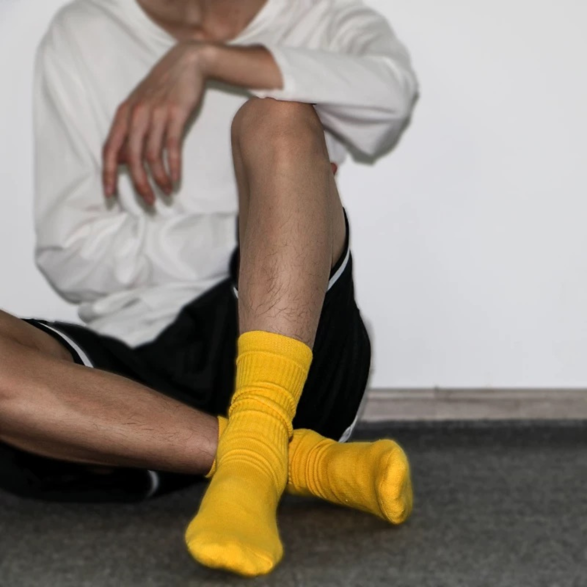 LANCEMAKER Men’s and Women’s Mid-Calf Socks Thickened Sports Socks Solid Color