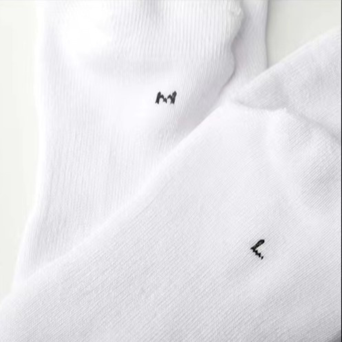 LANCEMAKER Men’s and Women’s Mid-Calf Socks Thickened Sports Socks Solid Color